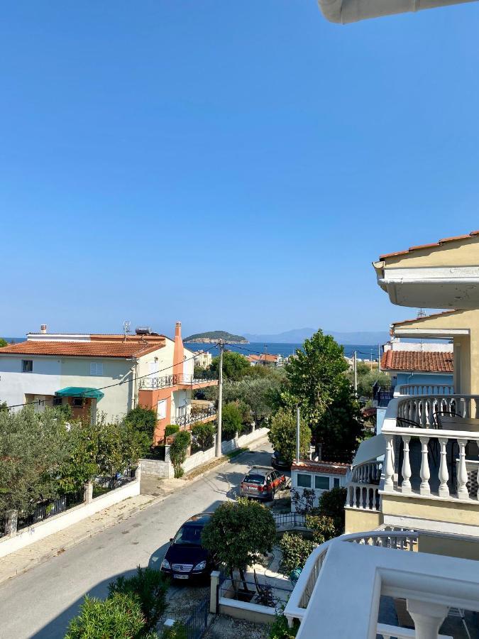 Thea Apartments Nea Iraklitsa Bagian luar foto