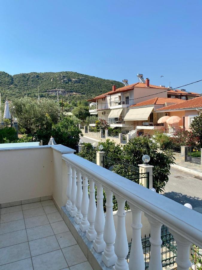Thea Apartments Nea Iraklitsa Bagian luar foto