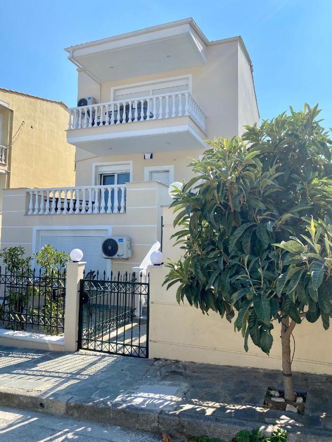 Thea Apartments Nea Iraklitsa Bagian luar foto