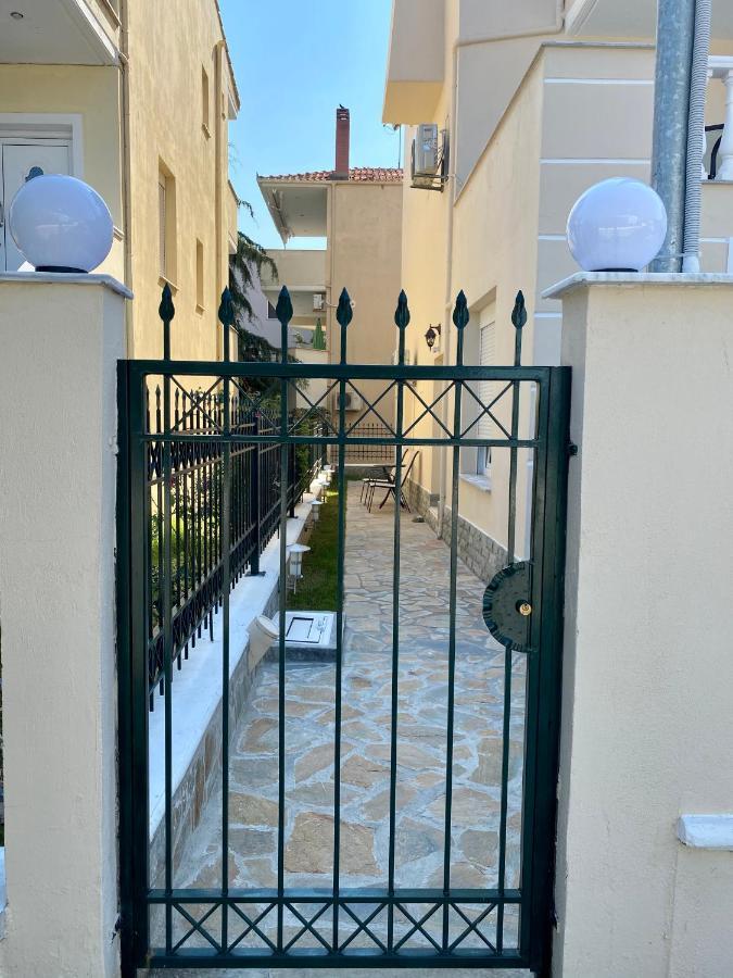 Thea Apartments Nea Iraklitsa Bagian luar foto
