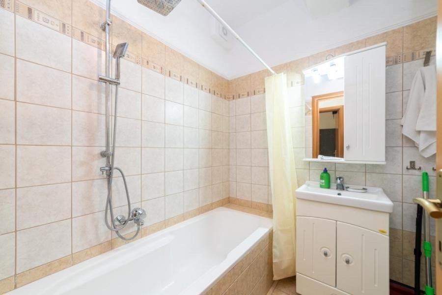 Thea Apartments Nea Iraklitsa Bagian luar foto