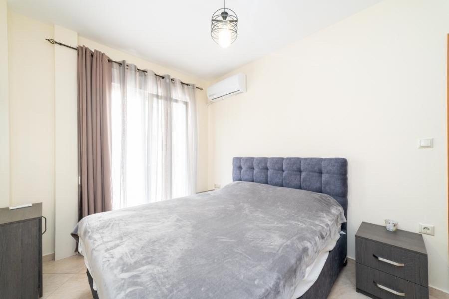 Thea Apartments Nea Iraklitsa Bagian luar foto
