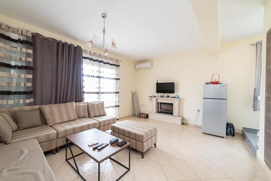 Thea Apartments Nea Iraklitsa Bagian luar foto